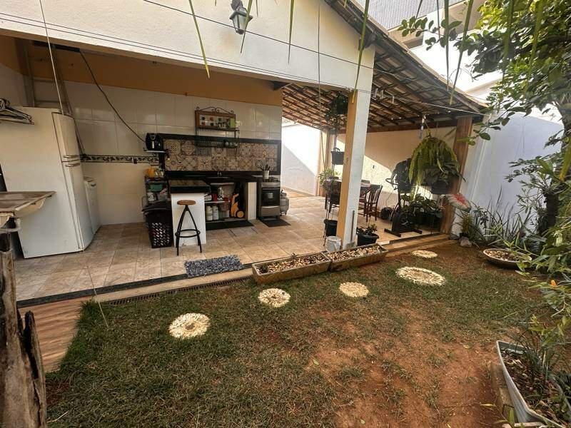 Casa, Fernão Dias, 3 Quartos, 2 Vagas, 1 Suíte