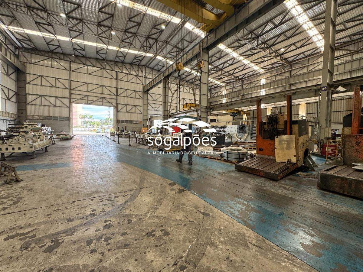 Galpão, Bandeirinhas, 9 Vagas