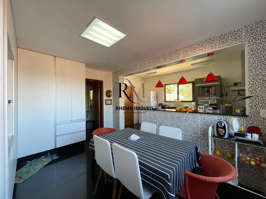 Casa, Planalto, 5 Quartos, 4 Vagas, 2 Suítes