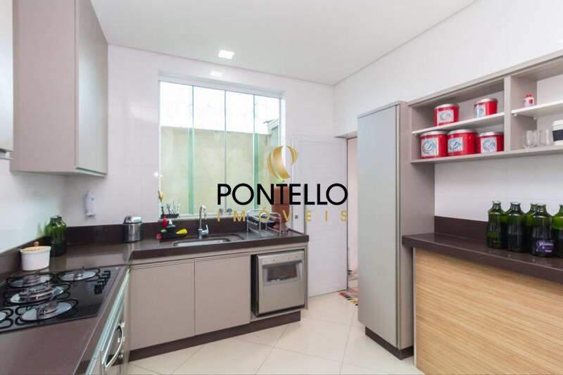 Casa, Estoril, 4 Quartos, 3 Vagas, 4 Suítes