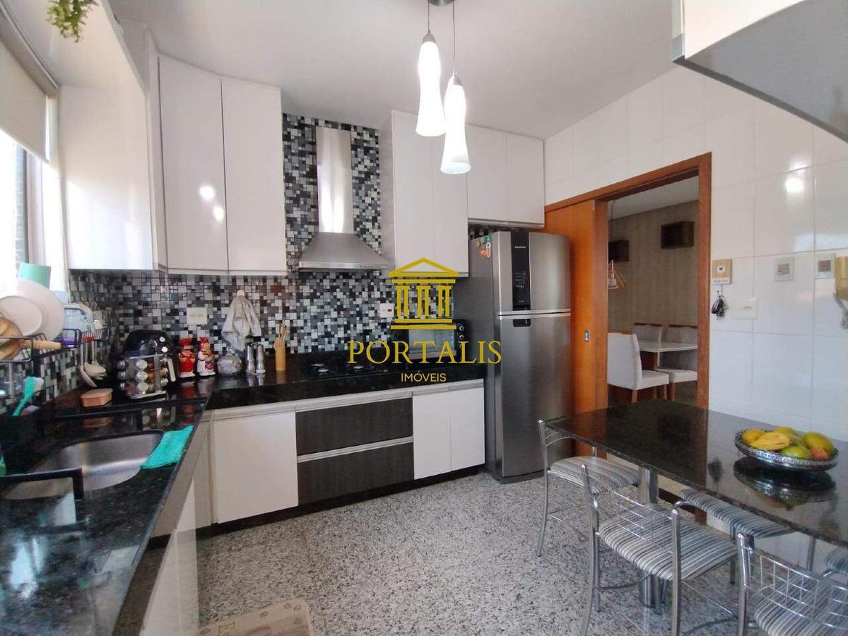 Apartamento, Sagrada Família, 3 Quartos, 2 Vagas, 1 Suíte