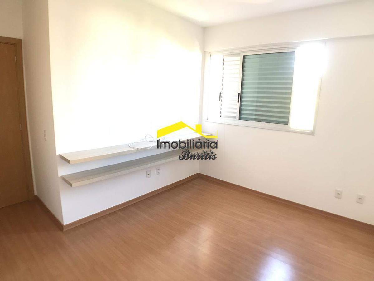 Apartamento, Estoril, 4 Quartos, 2 Vagas, 1 Suíte