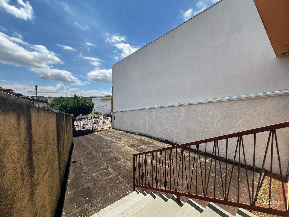 Casa, Centro, 3 Quartos, 4 Vagas, 2 Suítes