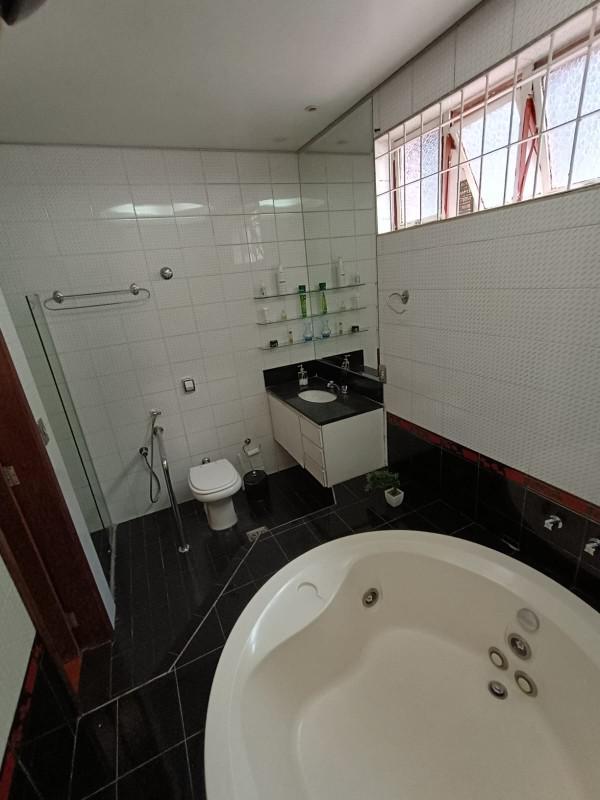 Casa, Castelo, 4 Quartos, 4 Vagas, 2 Suítes