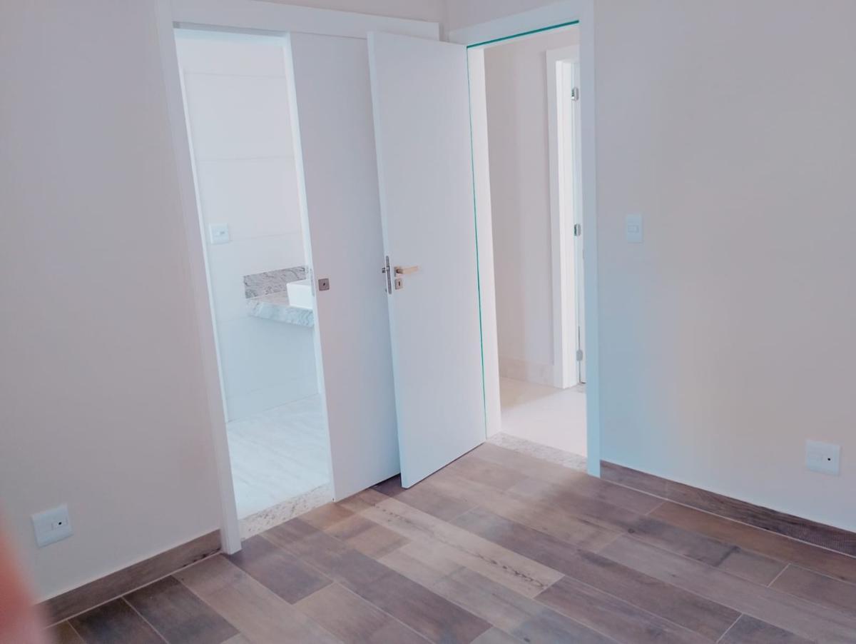 Apartamento, Jaraguá, 4 Quartos, 2 Vagas, 2 Suítes