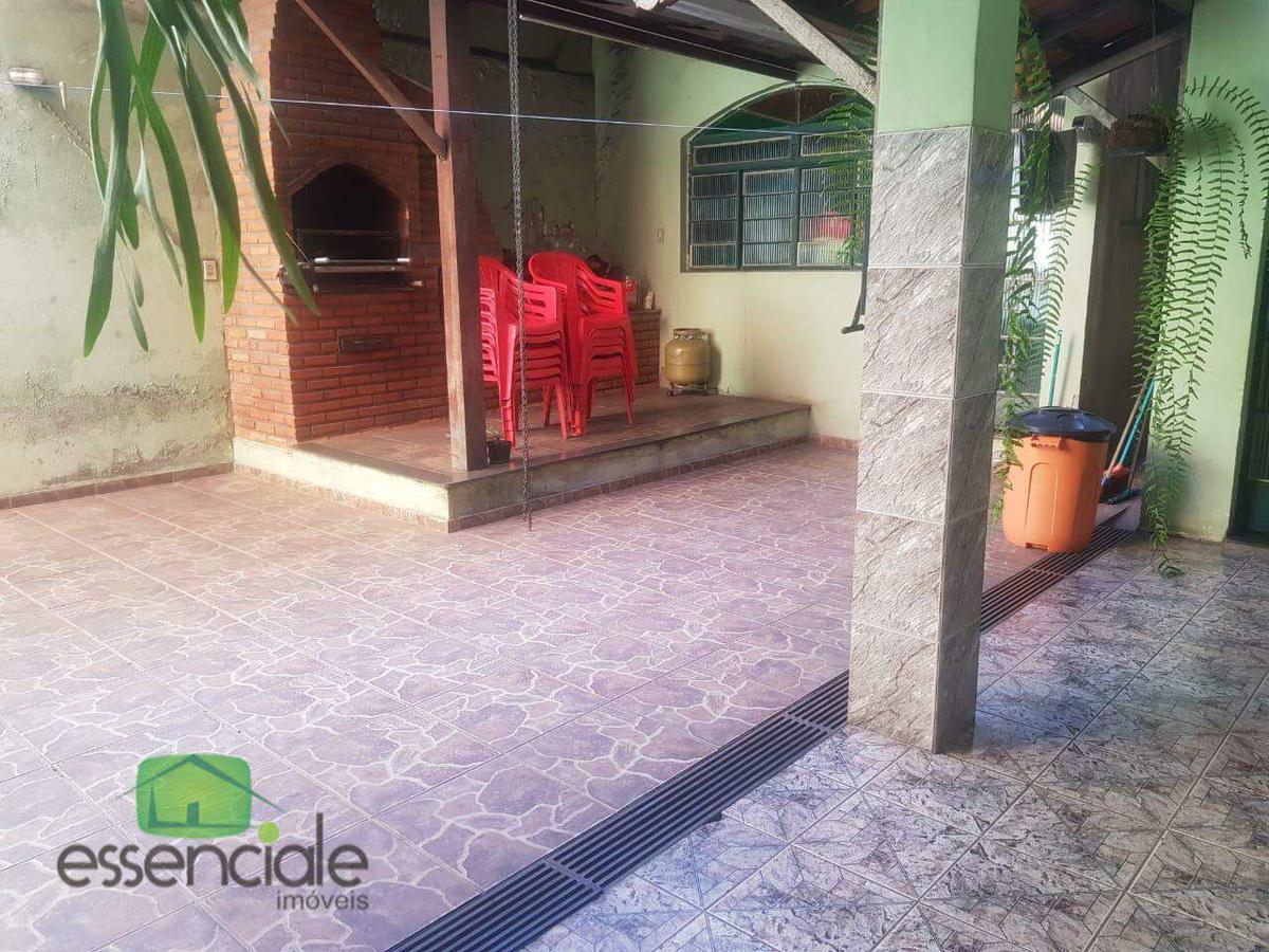 Casa, Santa Cruz Industrial, 3 Quartos, 2 Vagas, 1 Suíte