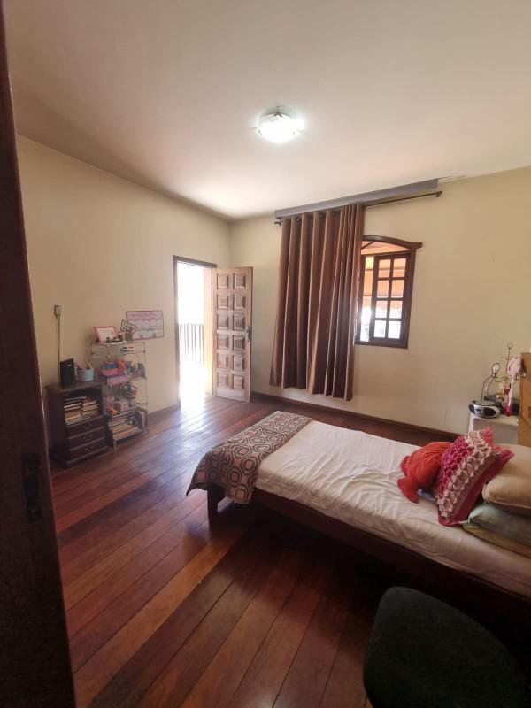 Casa, Três Barras, 5 Quartos, 3 Vagas, 1 Suíte