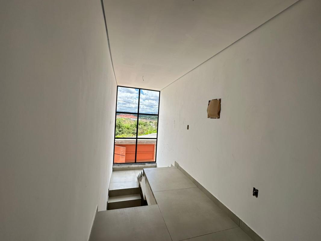 Casa, Monte Verde, 3 Quartos, 2 Vagas, 1 Suíte