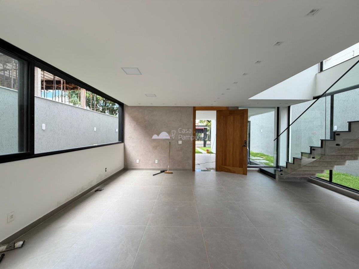 Casa, Trevo, 4 Quartos, 3 Vagas, 3 Suítes