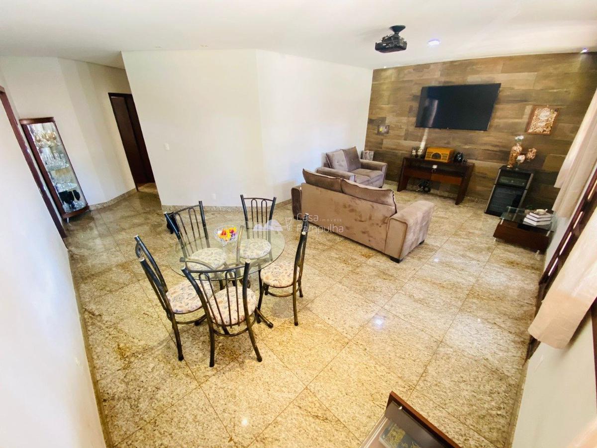 Casa, Trevo, 3 Quartos, 8 Vagas, 1 Suíte