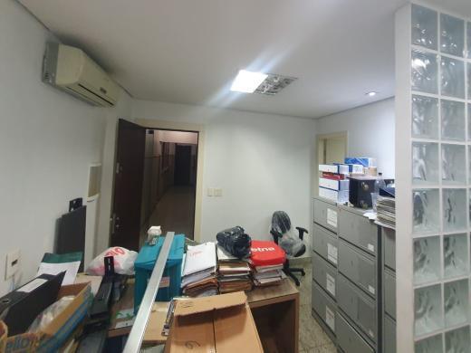 Sala, Centro