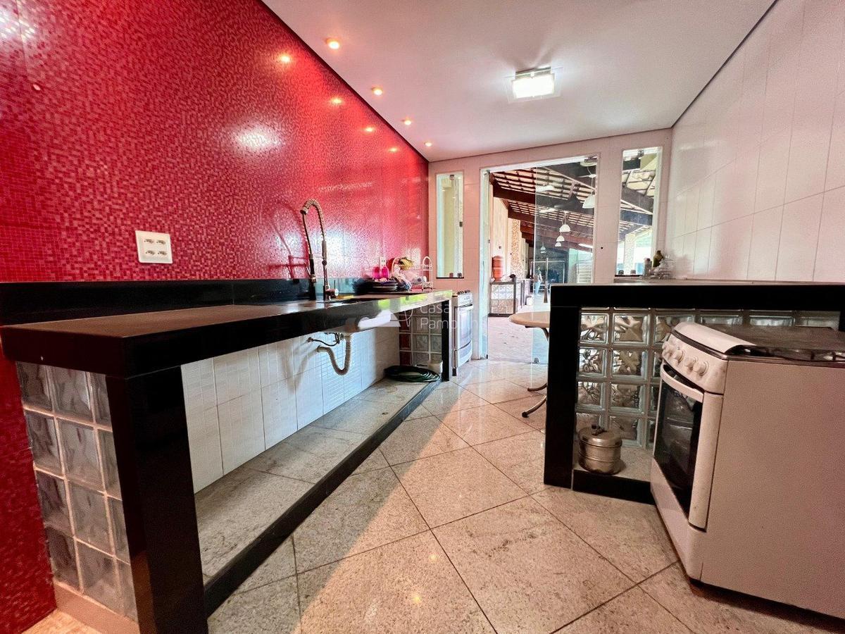 Casa, Trevo, 4 Quartos, 5 Vagas, 2 Suítes