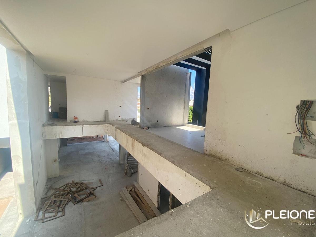 Casa, Tropical, 3 Quartos, 4 Vagas, 3 Suítes