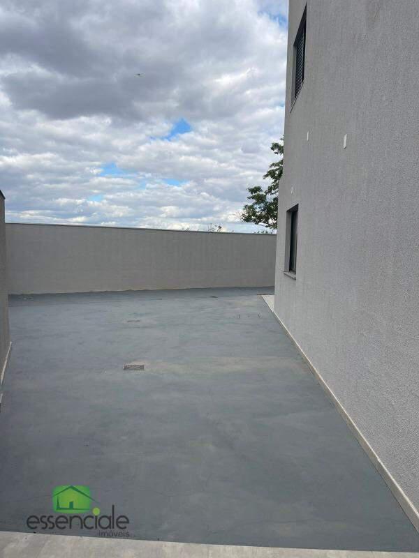 Casa, Centro, 3 Quartos, 2 Vagas, 1 Suíte