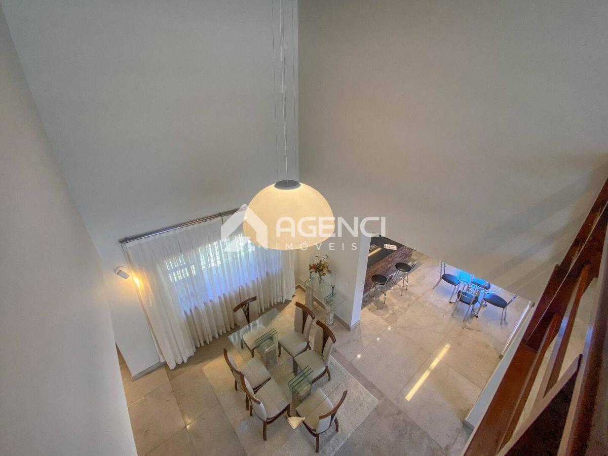 Casa, Trevo, 4 Quartos, 0 Vaga, 1 Suíte