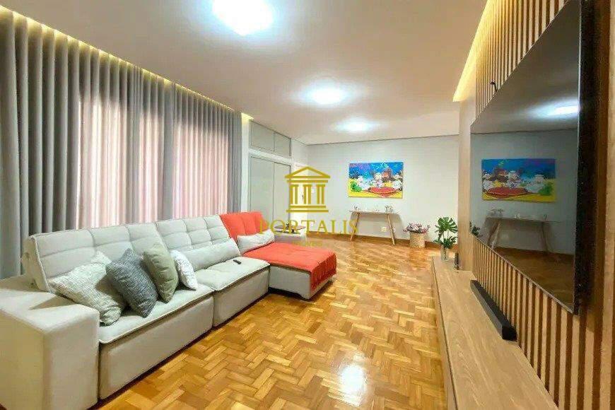 Casa, Colégio Batista, 4 Quartos, 3 Vagas, 2 Suítes