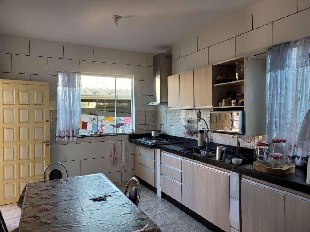 Casa, Tropical, 2 Quartos, 4 Vagas, 1 Suíte