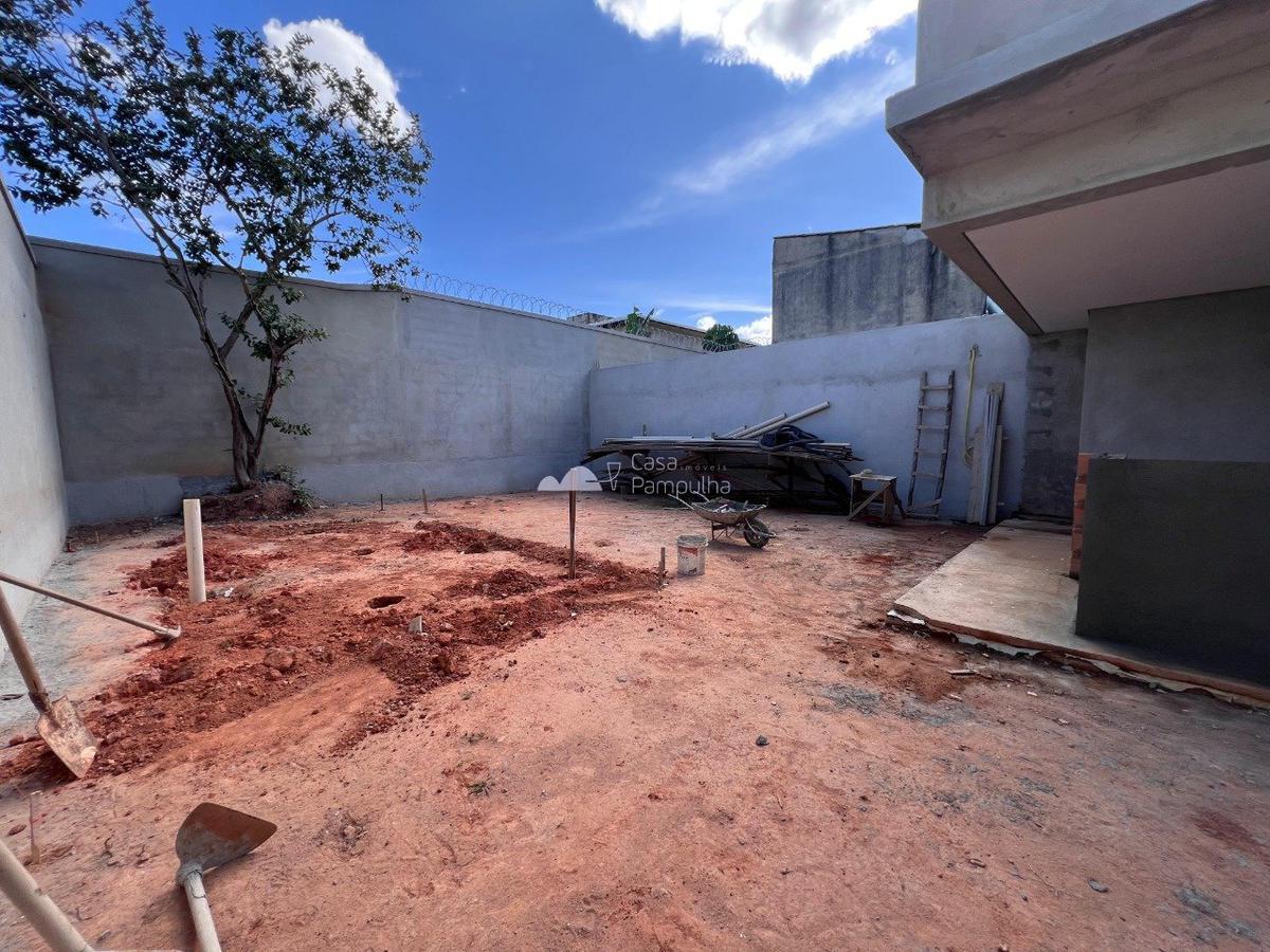 Casa, Trevo, 4 Quartos, 3 Vagas, 3 Suítes