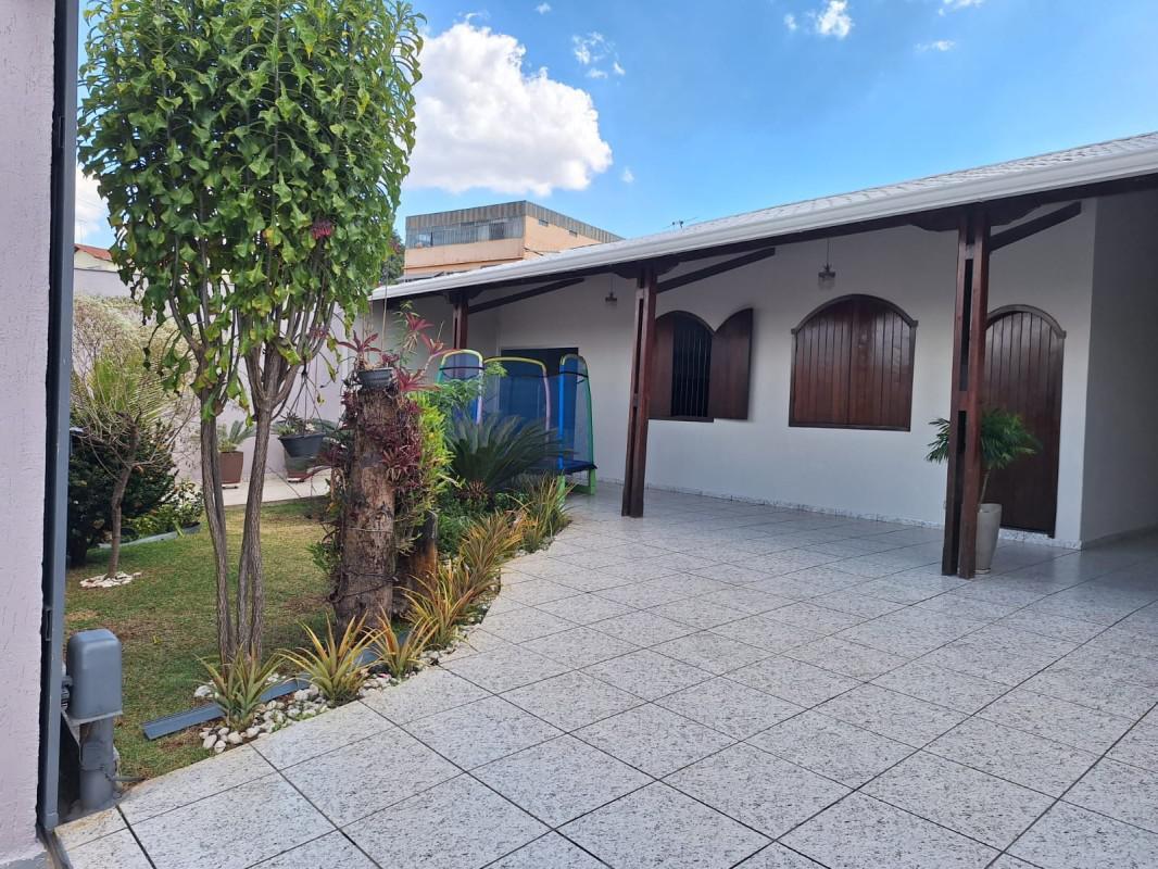 Casa, Tirol, 3 Quartos, 3 Vagas, 1 Suíte