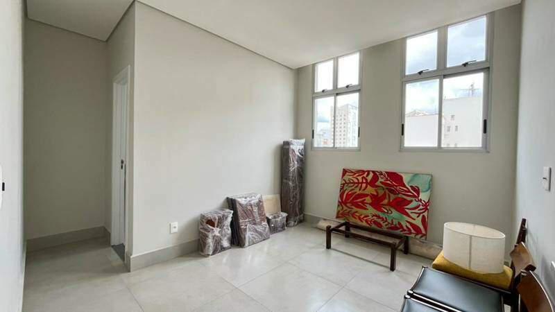 Cobertura, Centro, 2 Quartos, 0 Vaga, 4 Suítes