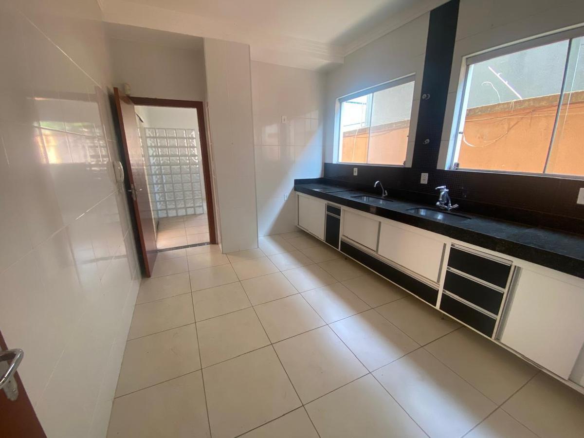 Casa, Trevo, 4 Quartos, 4 Vagas, 3 Suítes