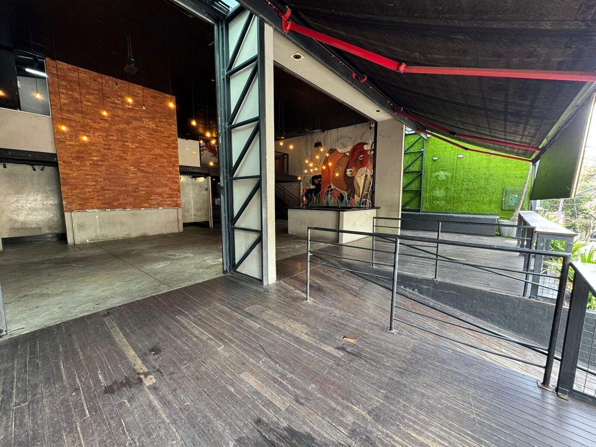 Casa Comercial, Cruzeiro, 0 Quarto, 0 Vaga