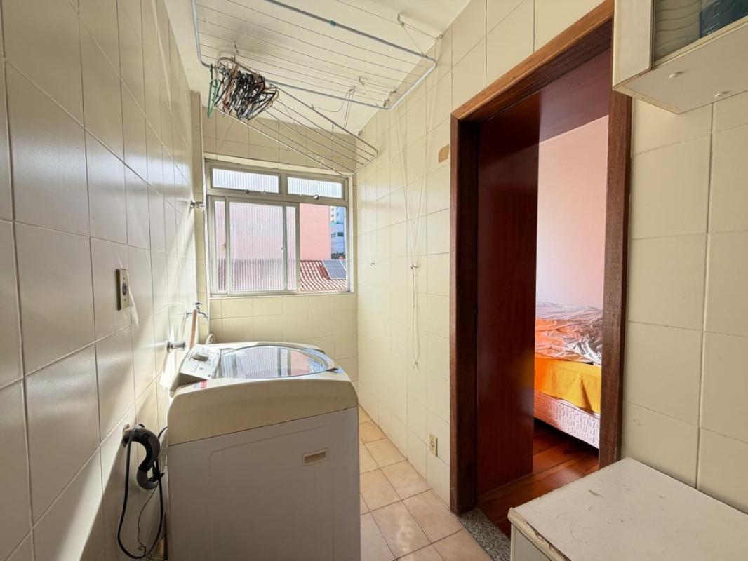 Apartamento, Sagrada Família, 2 Quartos, 1 Vaga, 1 Suíte