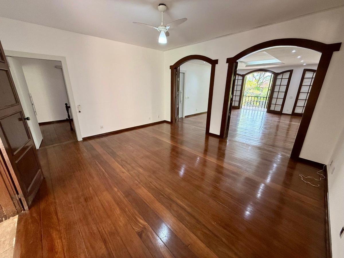 Casa, São Luiz (pampulha), 5 Quartos, 8 Vagas, 2 Suítes