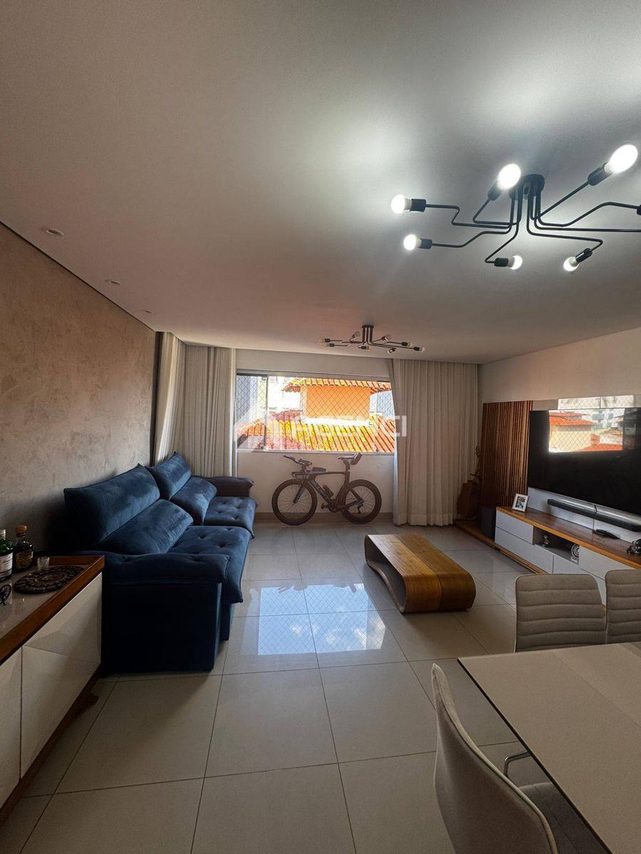 Apartamento, Castelo, 3 Quartos, 0 Vaga, 1 Suíte