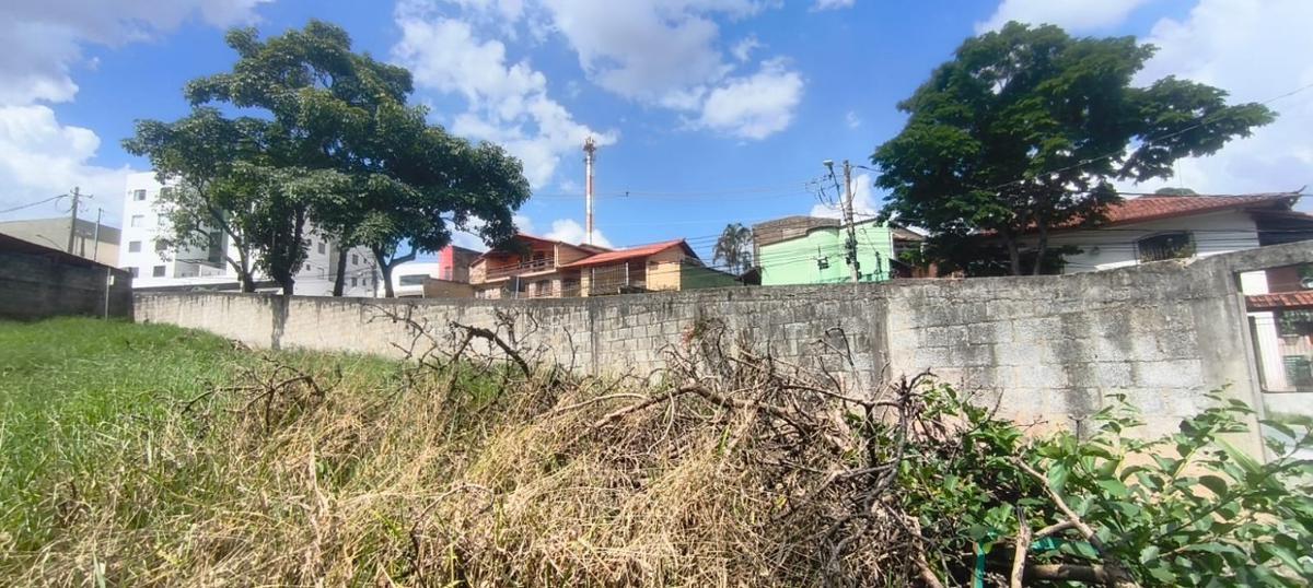 Lote, Céu Azul, 0 Quarto, 0 Vaga