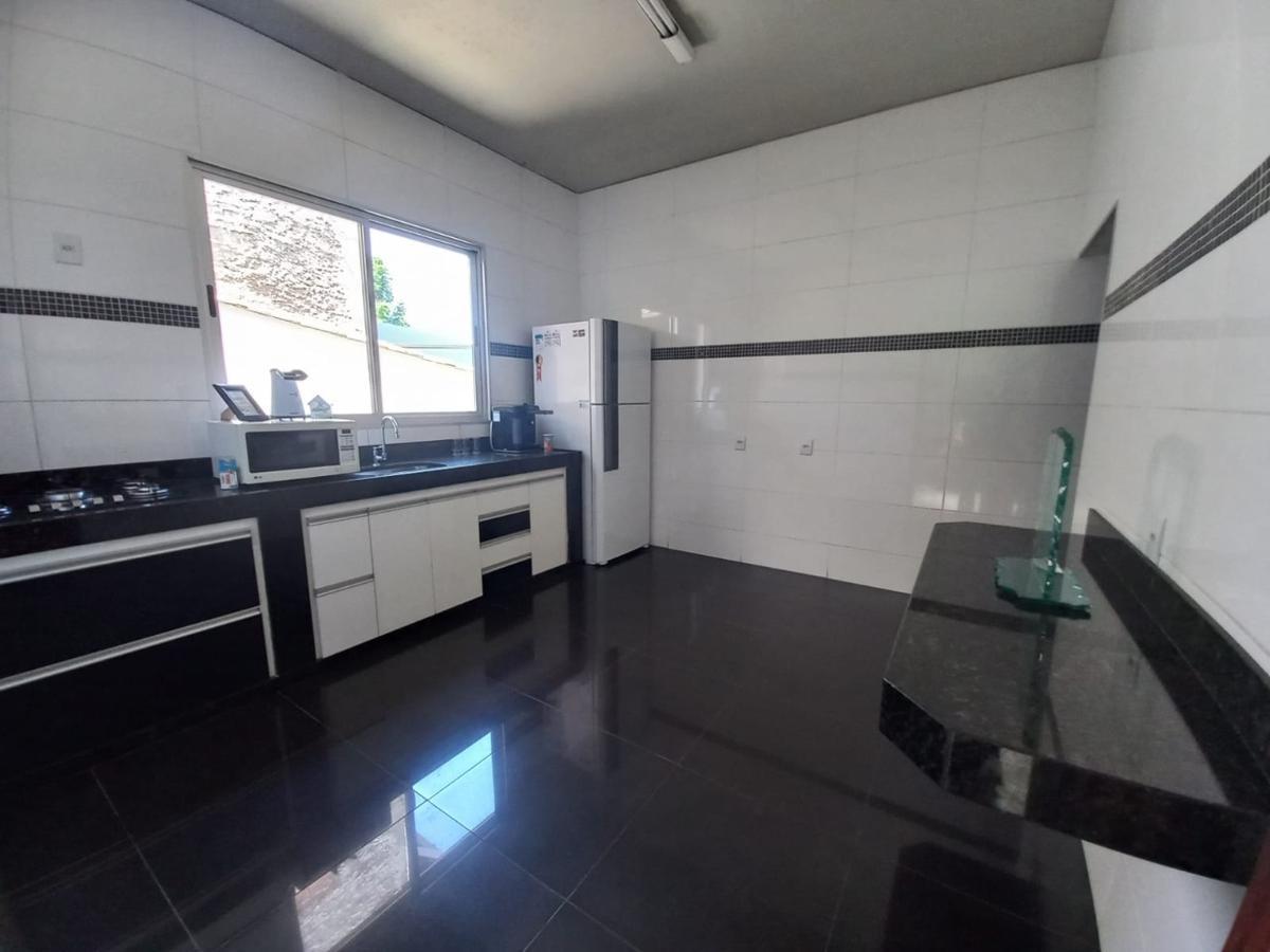 Casa, Parque Xangri-lá, 4 Quartos, 4 Vagas, 2 Suítes