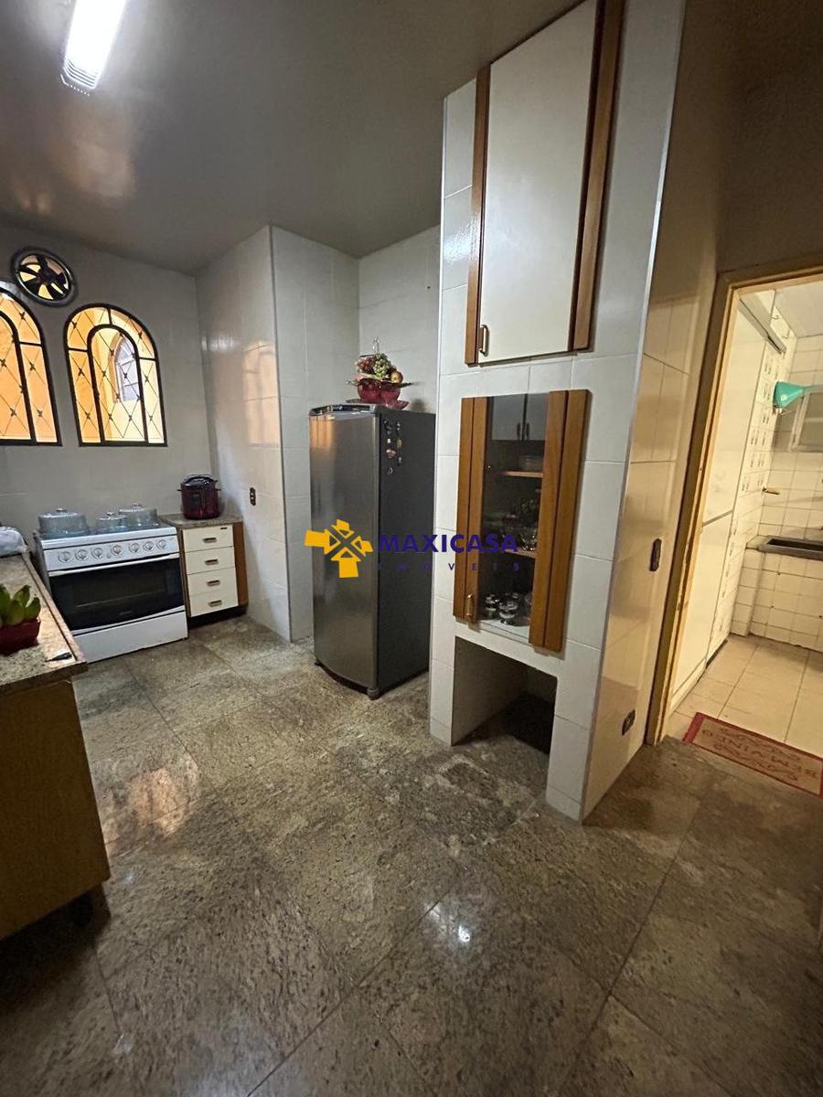 Casa, São José, 5 Quartos, 4 Vagas, 1 Suíte
