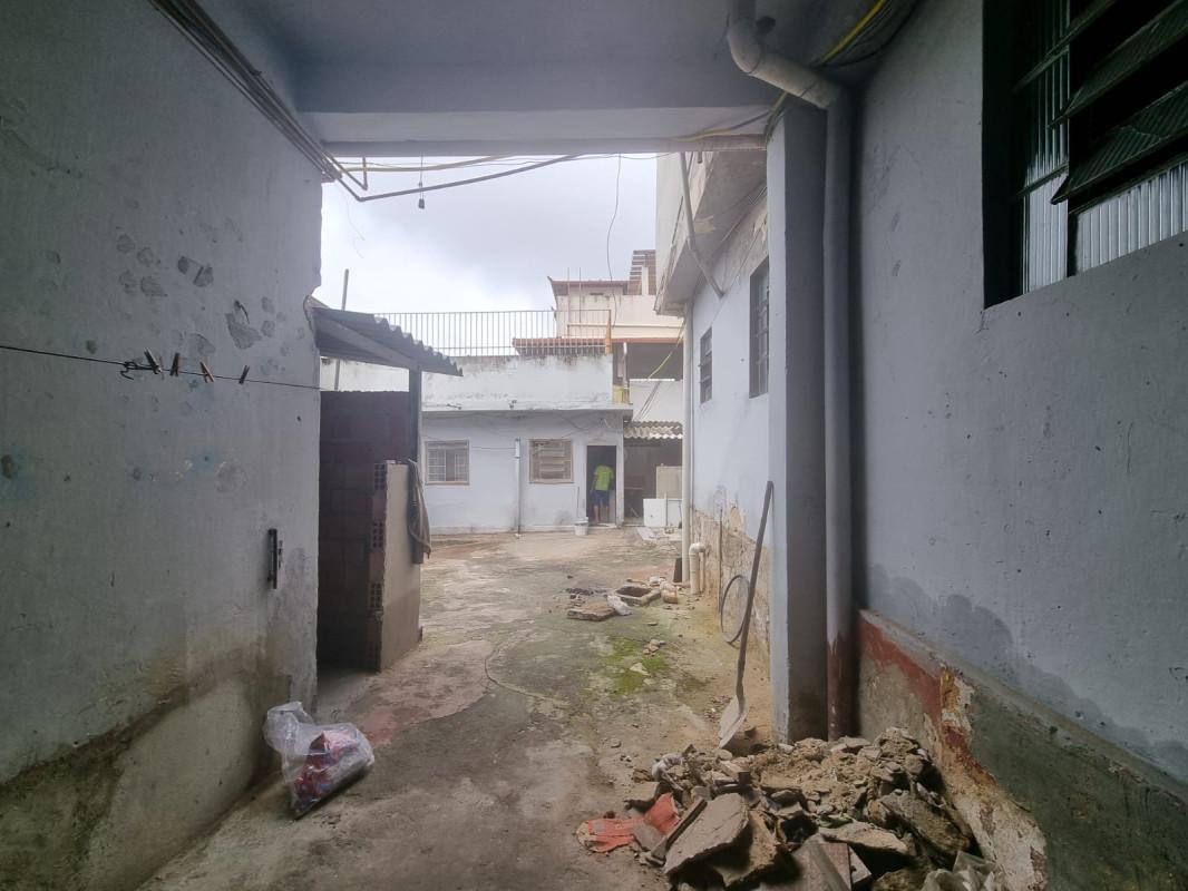 Quitinete, Industrial, 1 Quarto, 0 Vaga