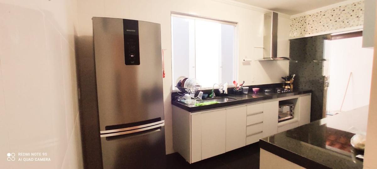 Casa, Jardim Vitória, 3 Quartos, 3 Vagas, 1 Suíte