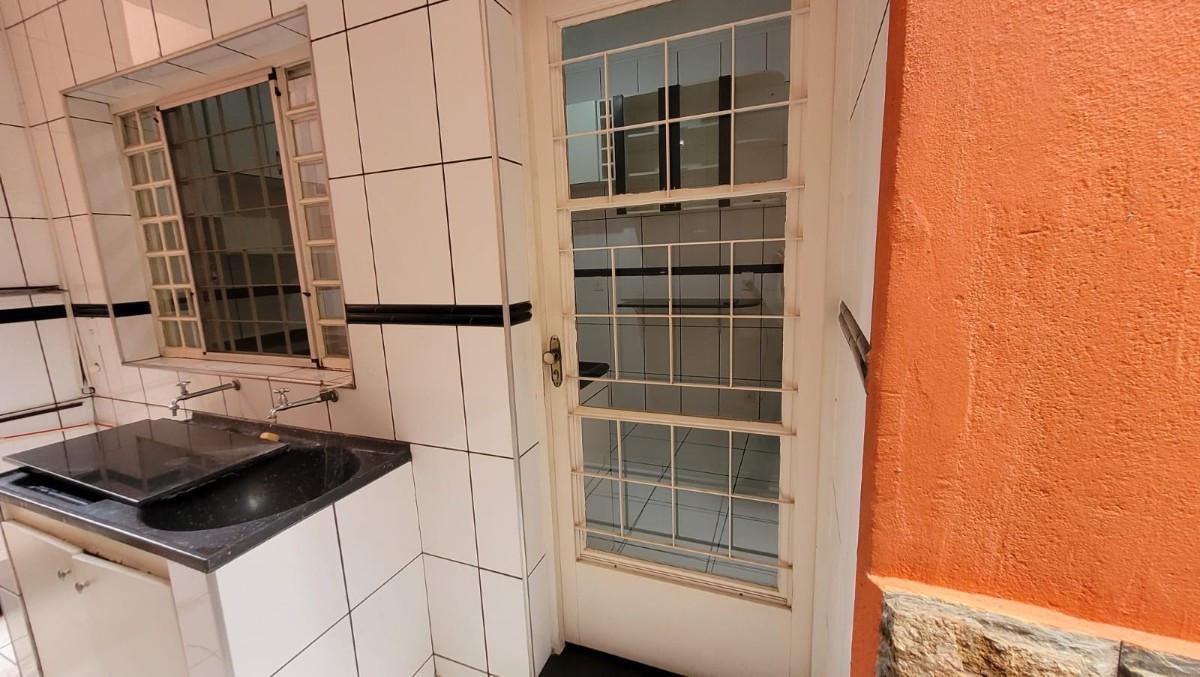 Casa, Tirol (barreiro), 3 Quartos, 2 Vagas, 1 Suíte
