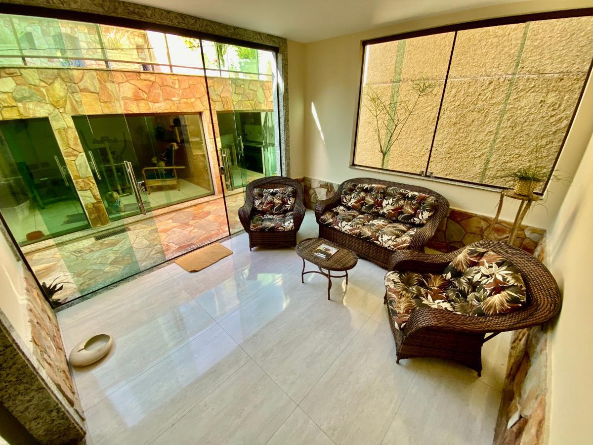 Casa, Santa Branca, 3 Quartos, 4 Vagas, 1 Suíte