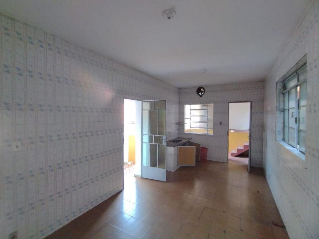 Casa, Centro, 7 Quartos, 0 Vaga