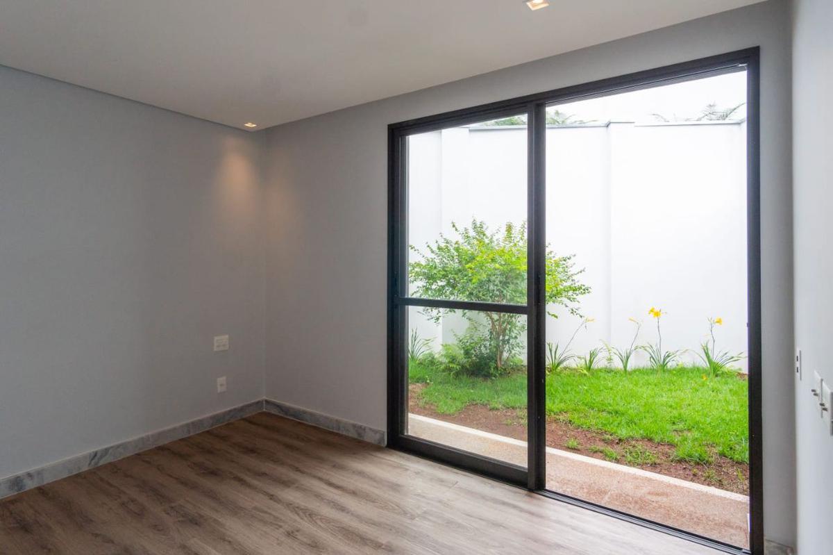 Casa, Planalto, 4 Quartos, 2 Vagas, 1 Suíte