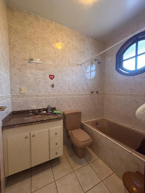 Casa, Castelo, 6 Quartos, 4 Vagas, 3 Suítes