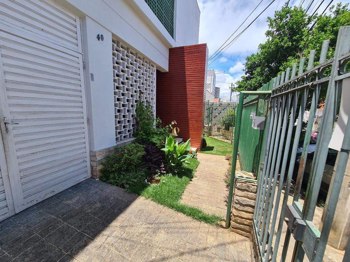 Casa, Floresta, 17 Quartos, 0 Vaga, 4 Suítes