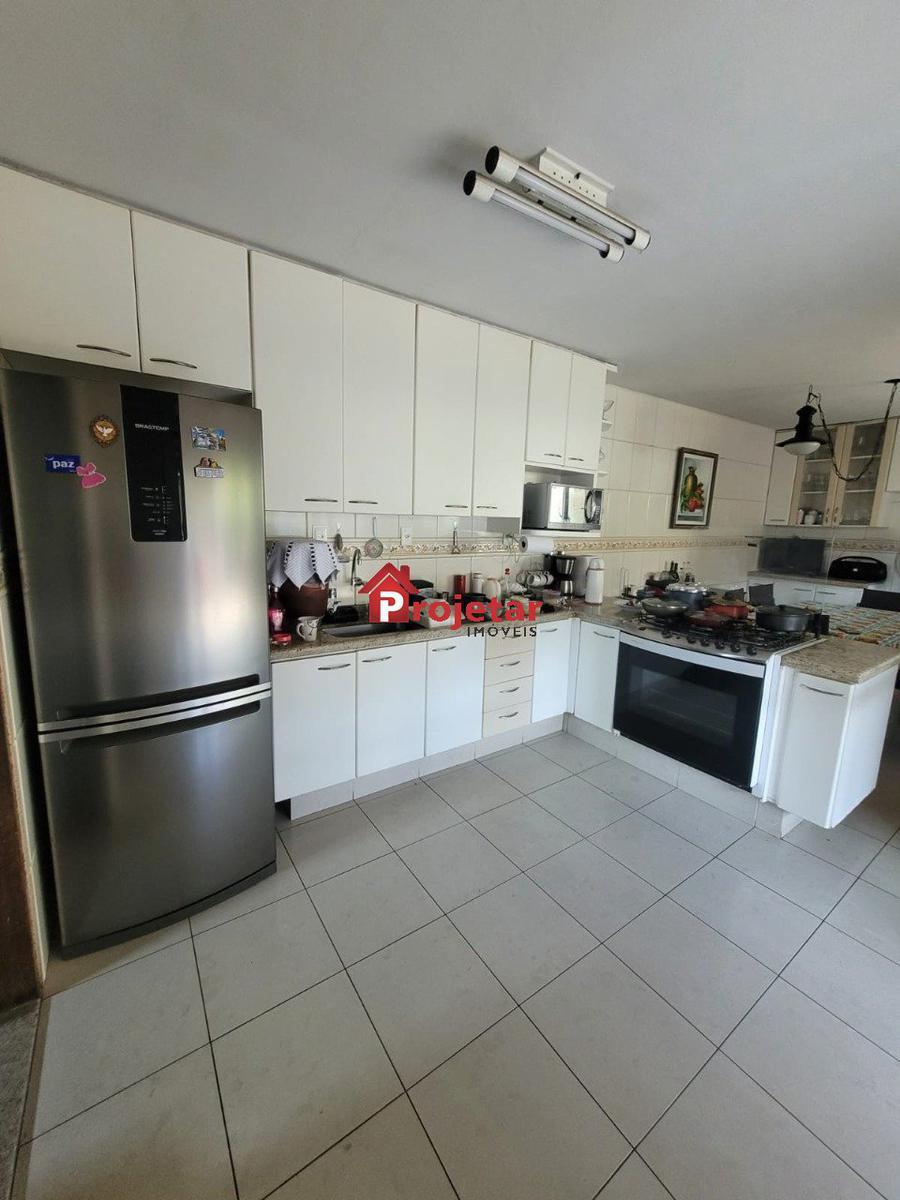 Casa, Sagrada Família, 5 Quartos, 2 Vagas, 3 Suítes