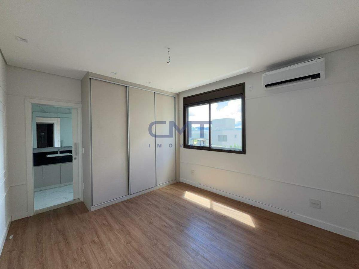 Casa, Alphaville, 4 Quartos, 4 Vagas, 3 Suítes
