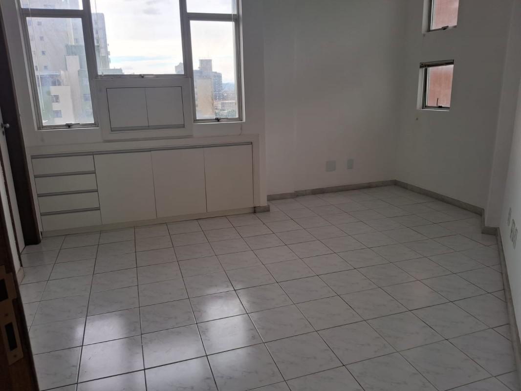 Sala, Floresta, 0 Quarto, 3 Vagas