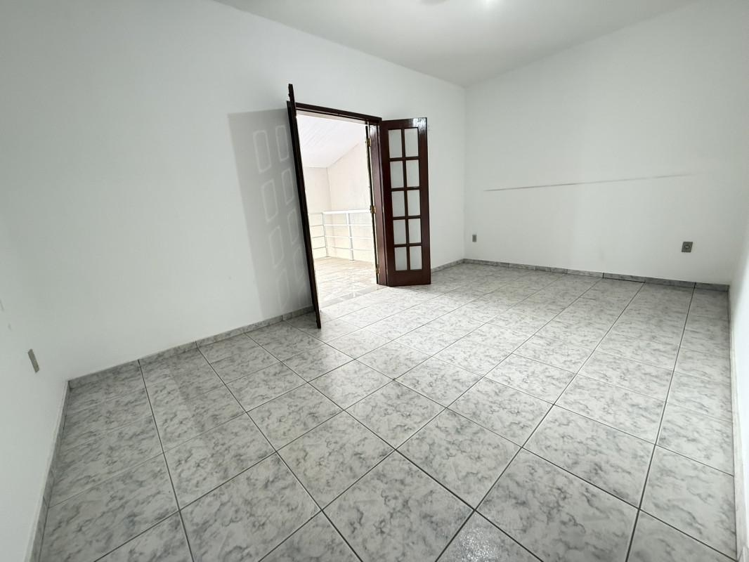 Casa, Bom Retiro, 3 Quartos, 4 Vagas, 1 Suíte