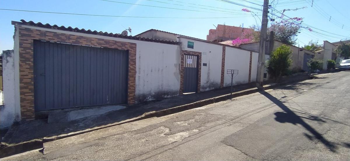 Casa, Conjunto Habitacional Centenário, 3 Quartos, 2 Vagas, 2 Suítes