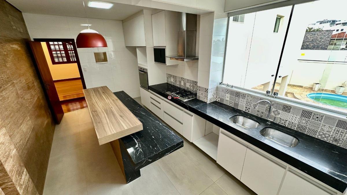 Casa, Itapoã, 3 Quartos, 4 Vagas, 1 Suíte