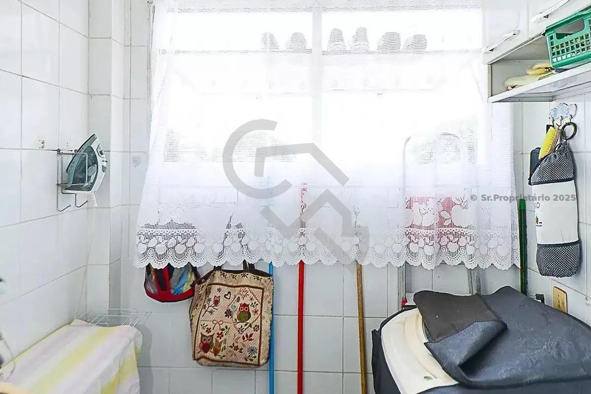 Apartamento, Sagrada Família, 2 Quartos, 1 Vaga, 1 Suíte