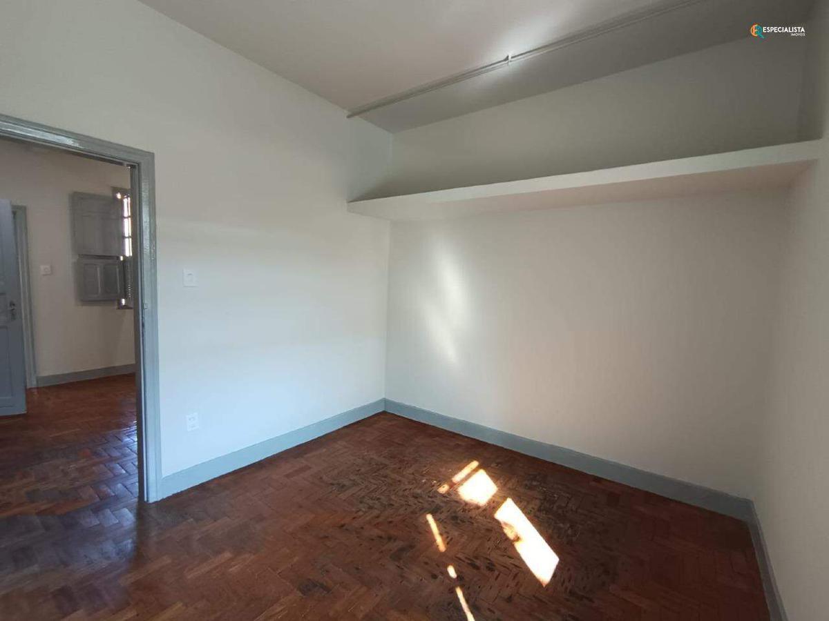 Casa, Sagrada Família, 2 Quartos, 0 Vaga