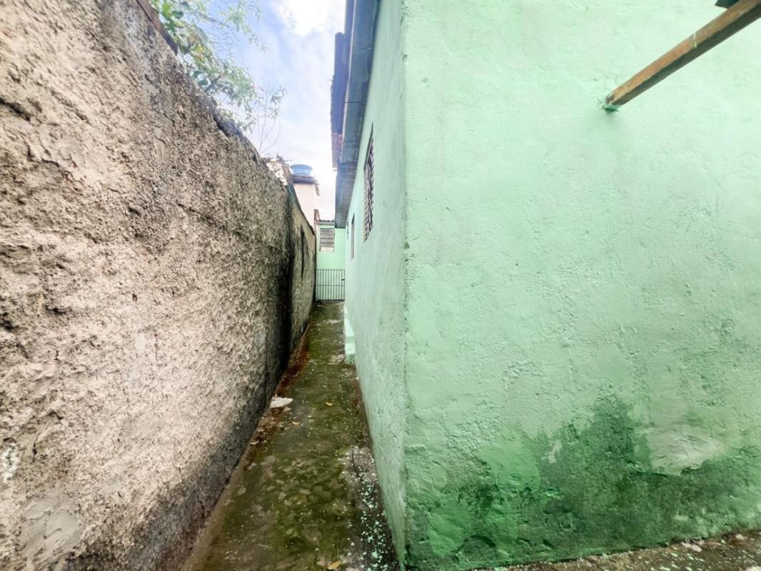 Casa, Confisco, 3 Quartos, 2 Vagas, 1 Suíte