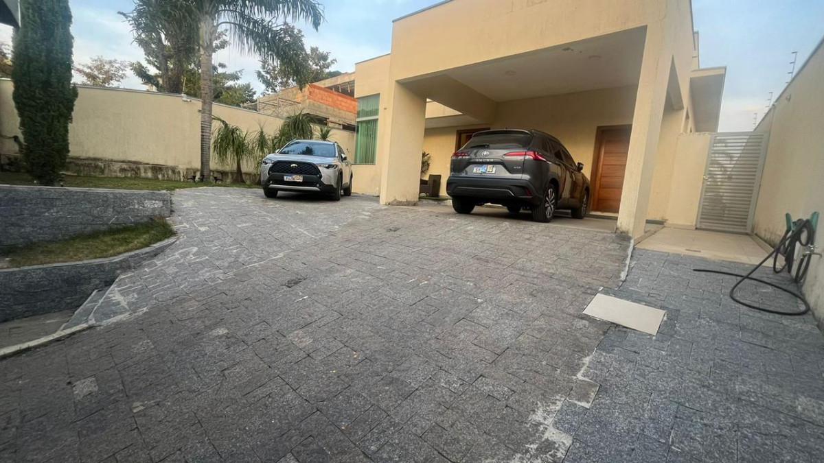 Casa, Trevo, 4 Quartos, 5 Vagas, 4 Suítes